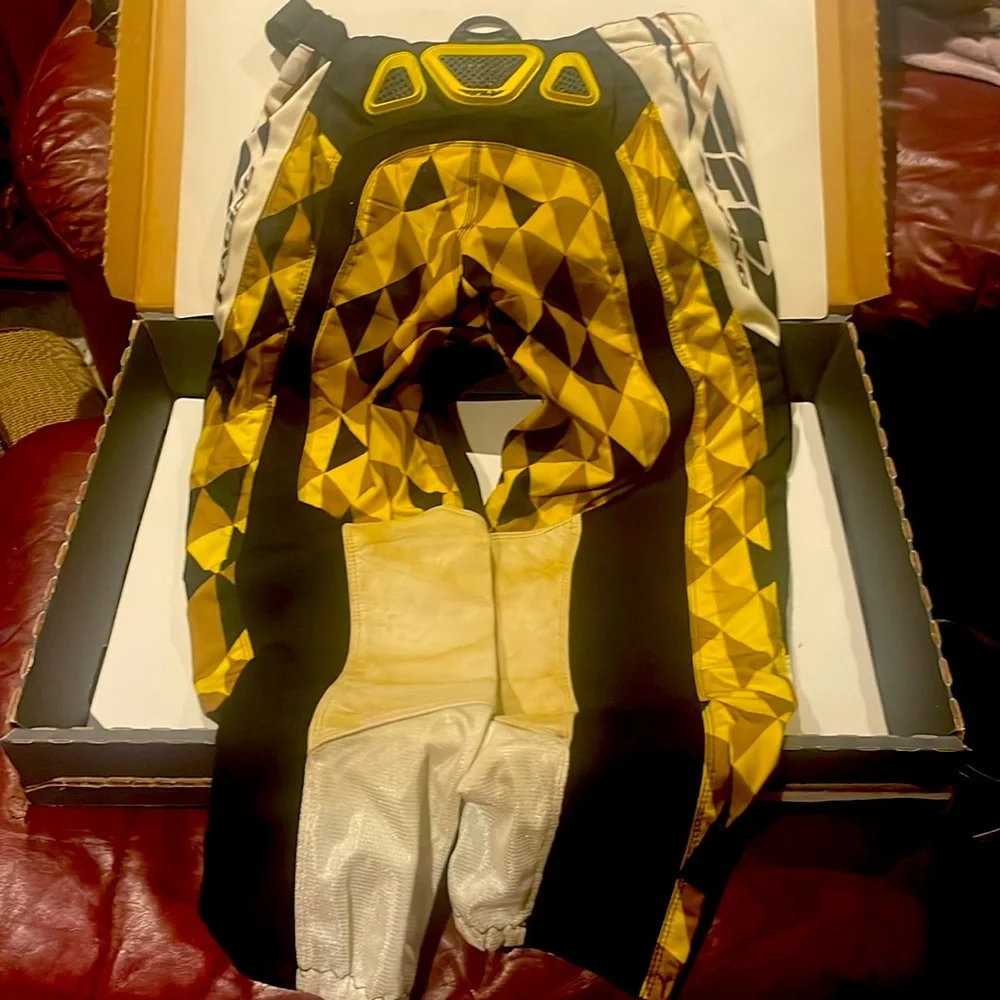 FLY RACING KINETIC MENS PANTS 34
Made in 2012 -*rare find* - Picture 3 of 5